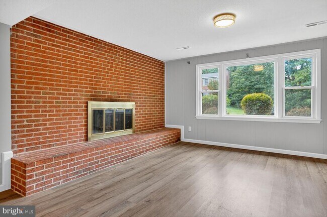 Building Photo - 9718 Counsellor Dr