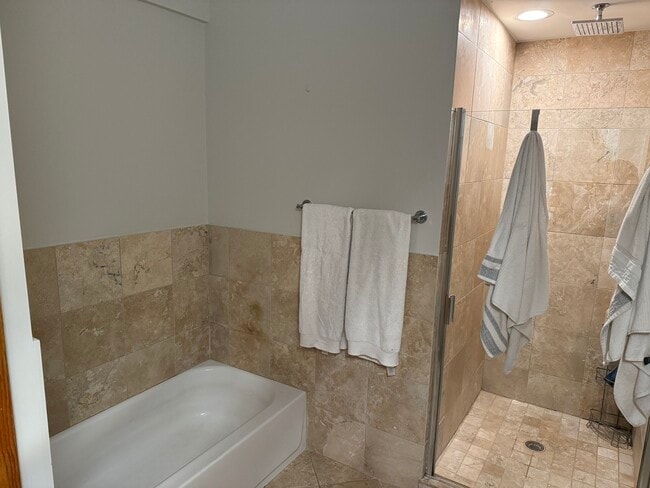 Building Photo - 4104 N Mozart St