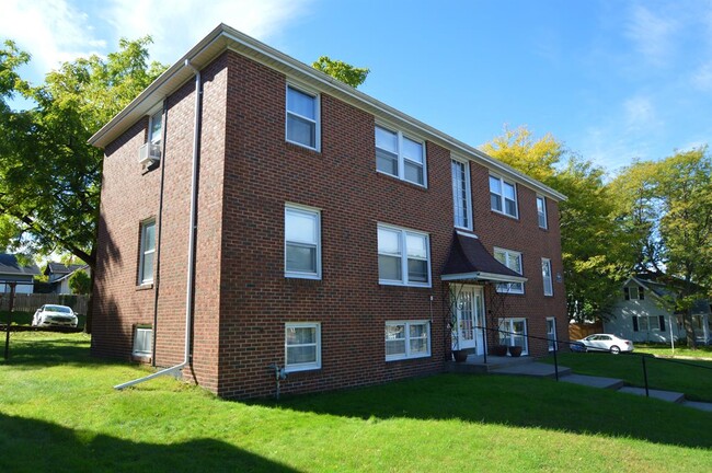 Building Photo - St. Clair Apartments