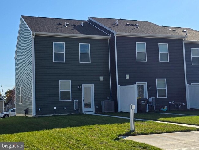 Building Photo - 10935 Farmerfield St