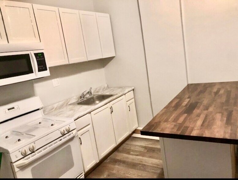 Building Photo - 1237 S 51st Ave