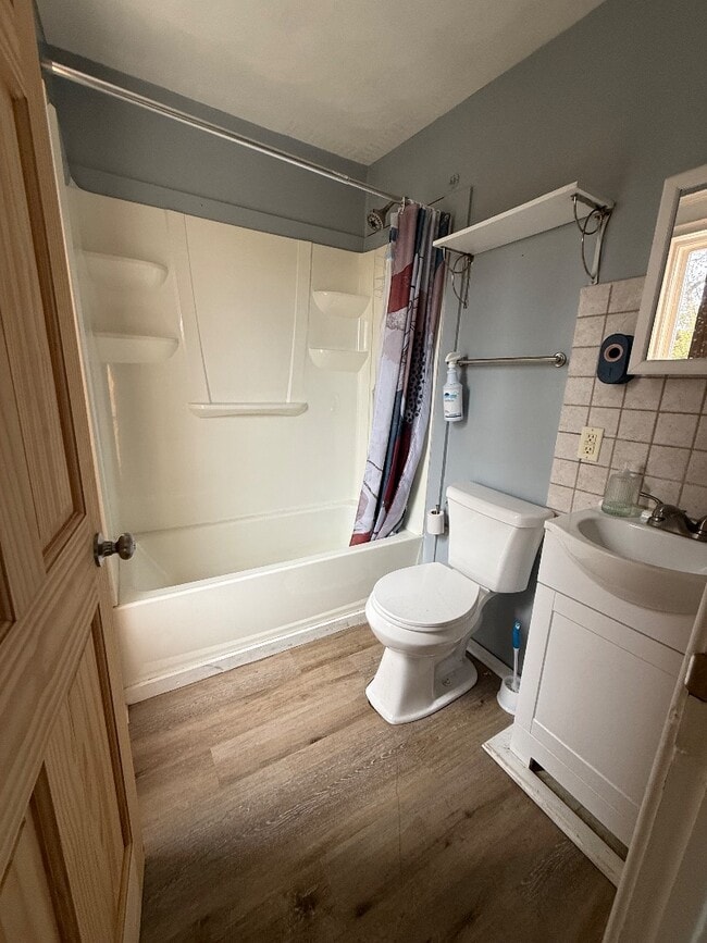 Building Photo - 912 Saratoga St