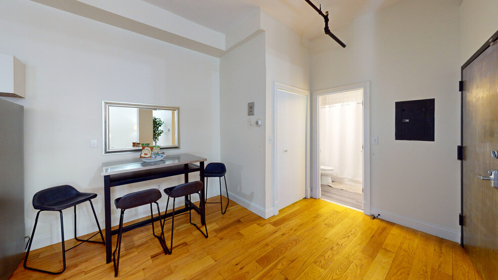 Apt 1D - 13 Stanhope St