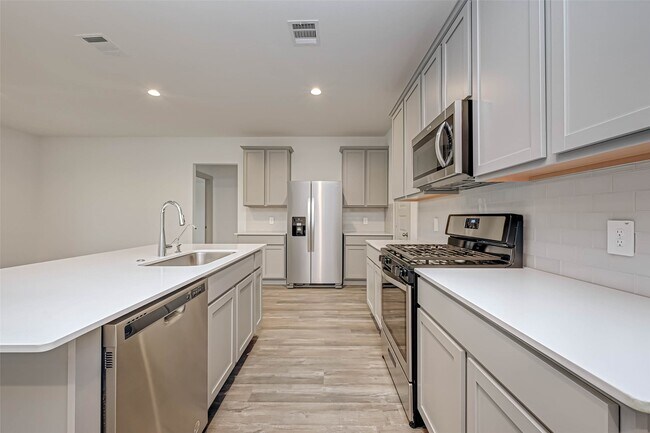 Building Photo - 3418 Lake Landing Ln