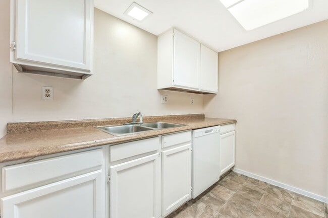 Building Photo - 457 N Lamb Blvd