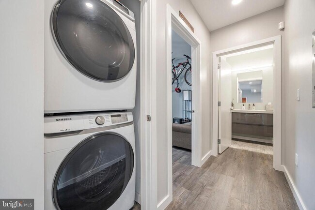 Building Photo - 1501 N 31st St