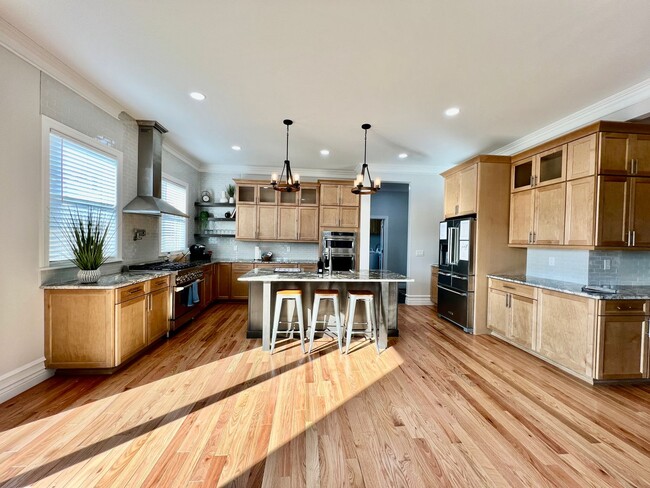 Building Photo - Luxury Home Incredible master suite Liberty Twp OH