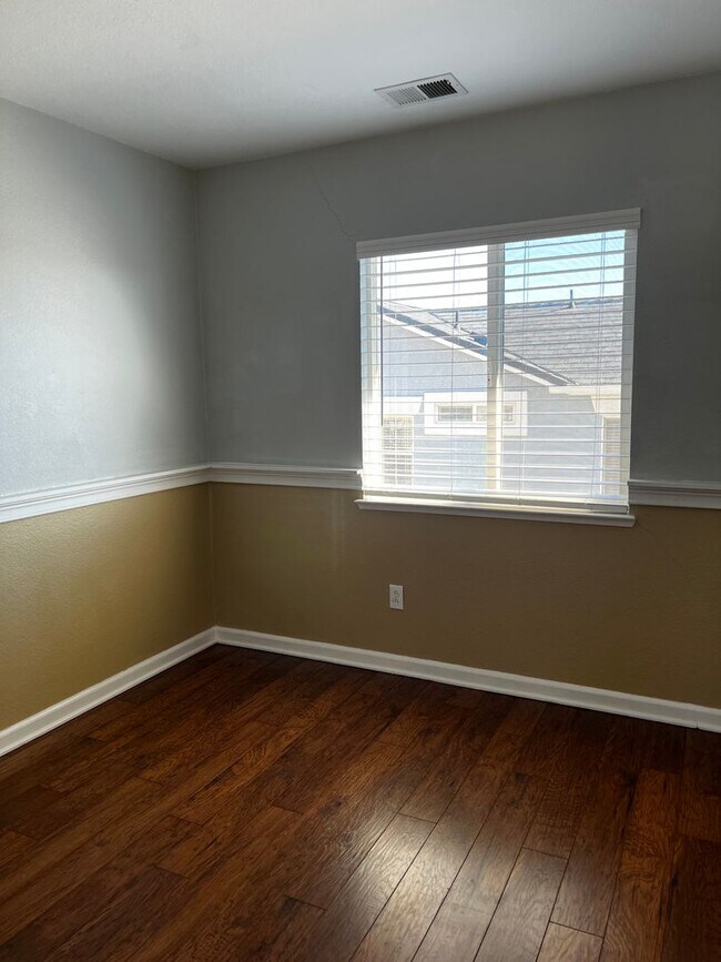 Building Photo - 566 Tioga Pass Ct