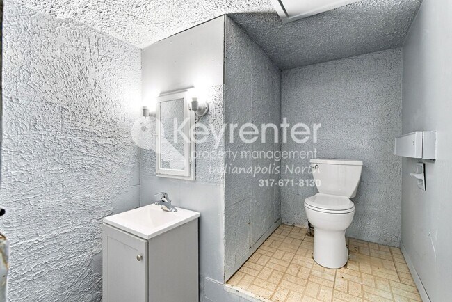 Building Photo - 4029 Forest Manor Ave