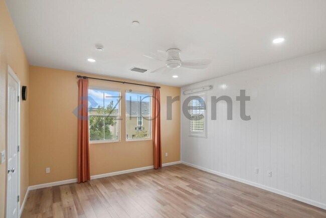 Building Photo - 1210 Coyote Creek Way