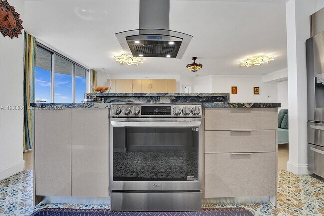 Building Photo - 3530 Mystic Pointe Dr