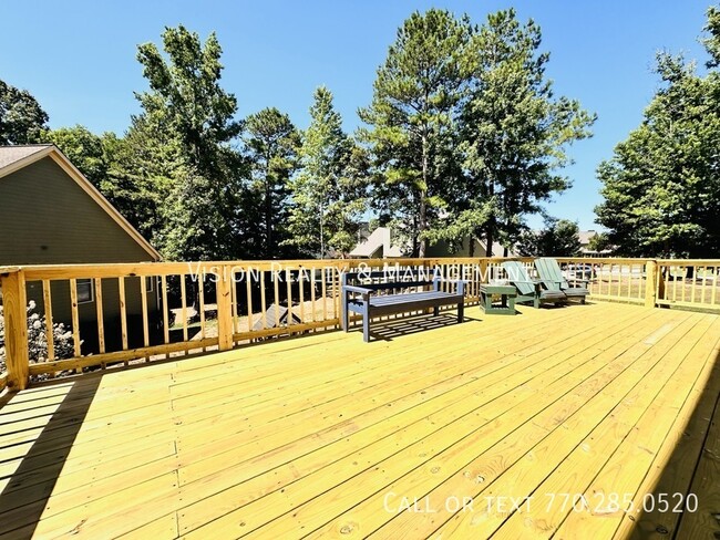 Building Photo - 19 Baywood Ln