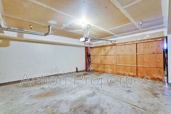 Building Photo - 947 La Mesa Terrace