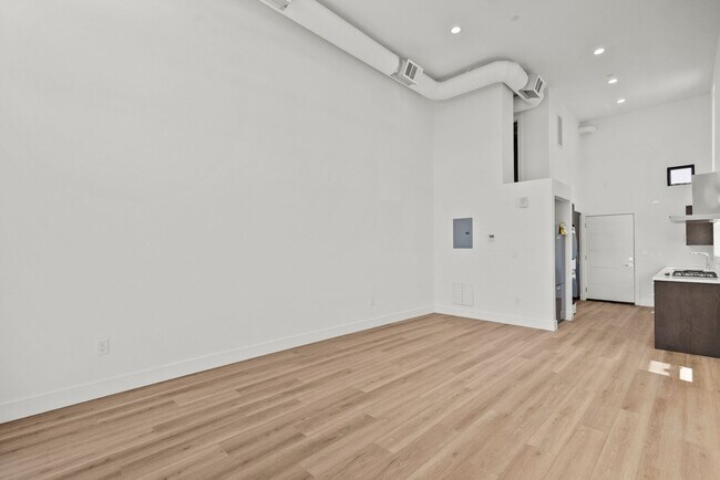 Building Photo - 5617 Klump Ave