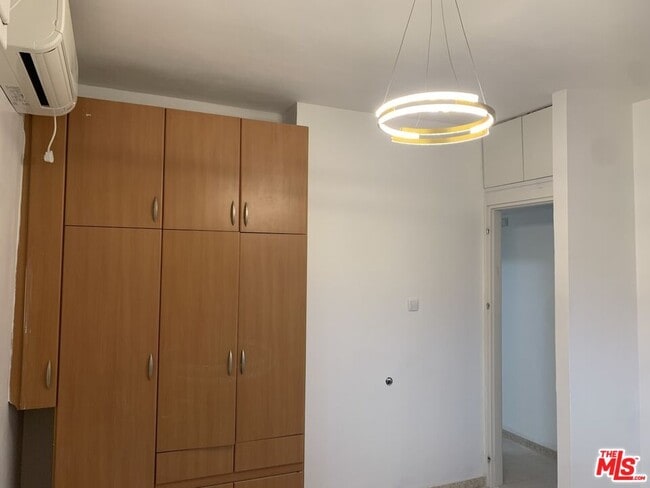 Building Photo - 10 Herzl Blvd