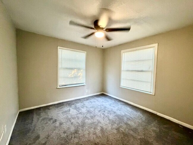 Building Photo - 2613 Baylor Ave
