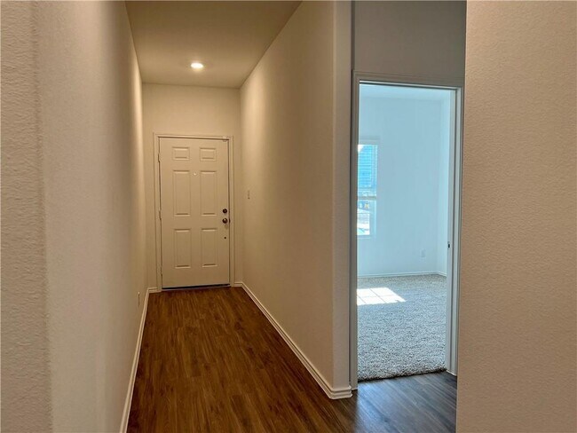 Building Photo - 1204 Rio Frio Ln