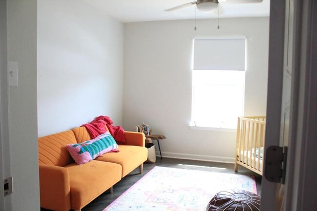 Building Photo - 500 E Marigold Dr