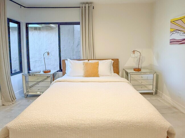 Building Photo - 179 Gran Via