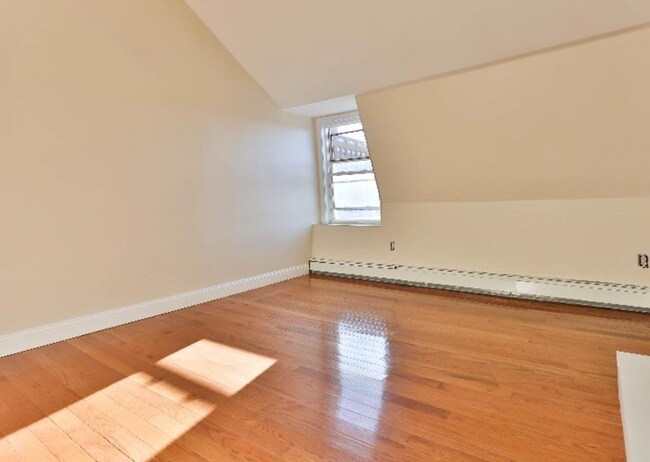 Building Photo - 82 Bremen St