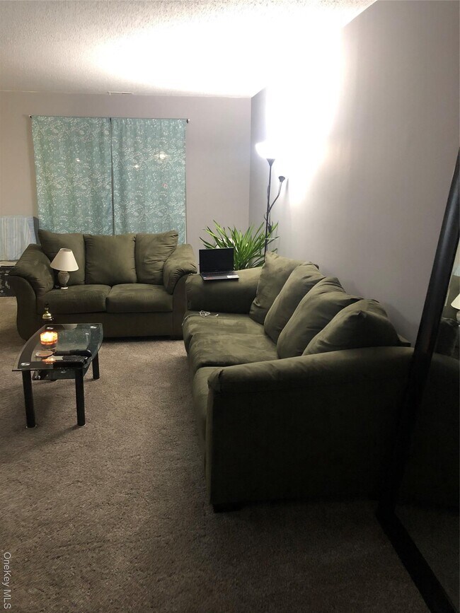 Building Photo - 31 Moore Ln