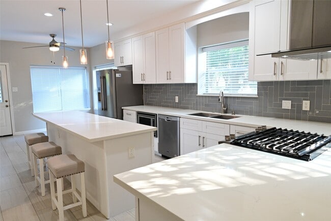 Building Photo - 2339 Bent River Dr