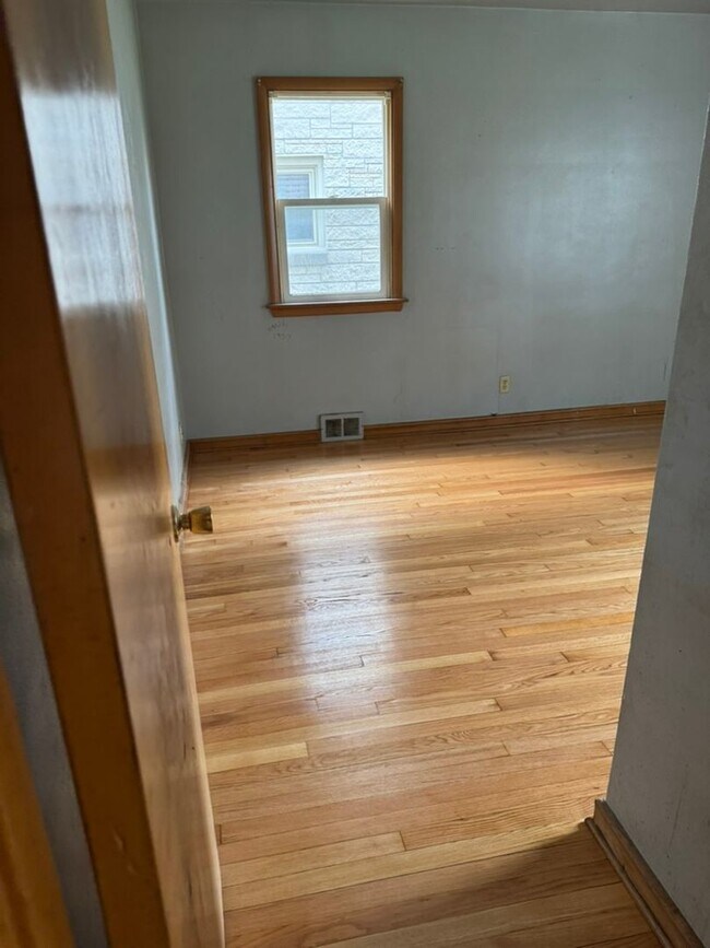 Building Photo - 4079 N 84th St