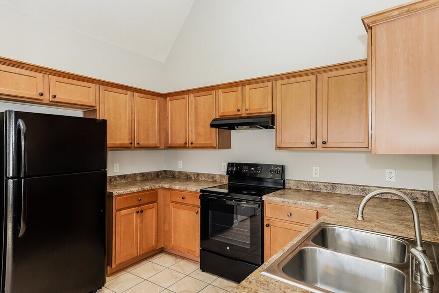 Building Photo - 1516 Sawmill Creek Ln