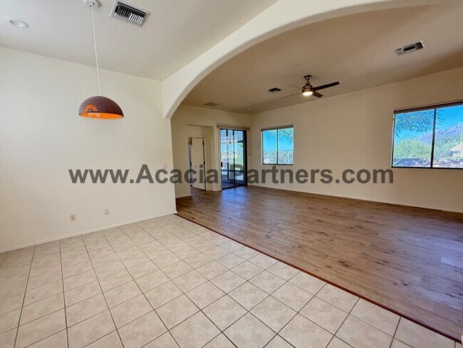 Building Photo - Gated Two Bedroom Home