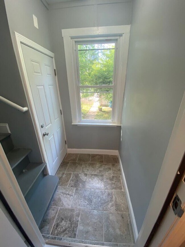 Building Photo - 53 Orlando St