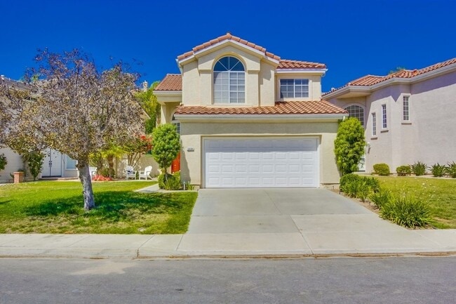 Primary Photo - Beautiful 4 Bedroom 2.5 Bath Home in Tierr...