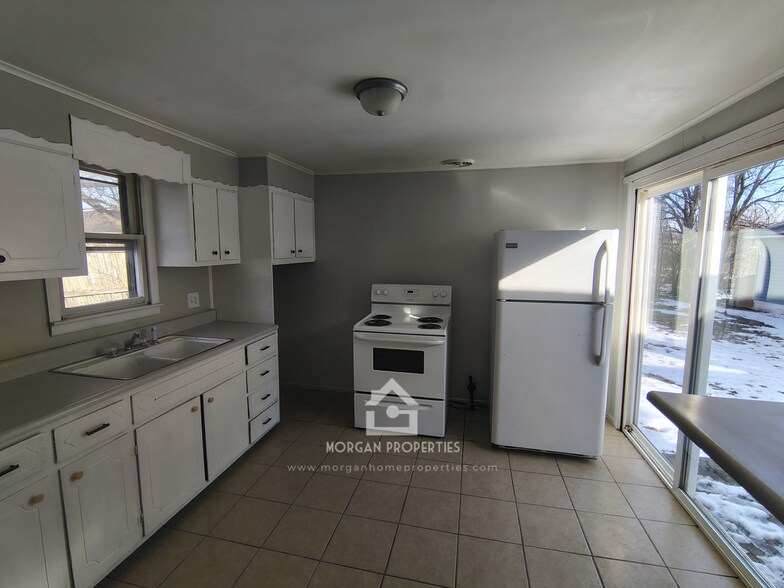 Building Photo - 116 W Vinyard St