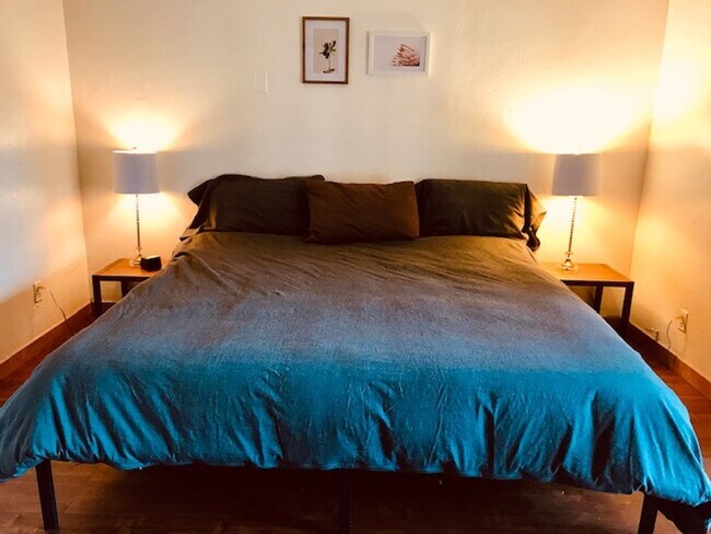 Building Photo - Central Location - 2 beds 1 bath