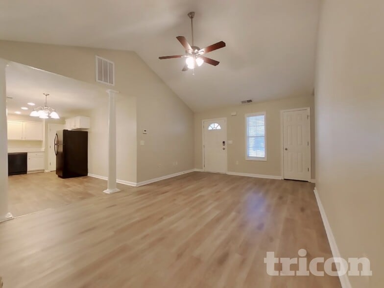 Building Photo - 383 Pleasant Forest Dr