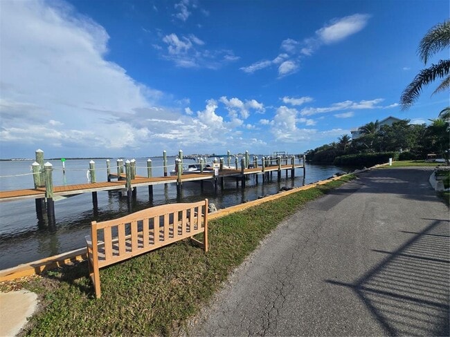 Building Photo - 2601 Gulf Dr N