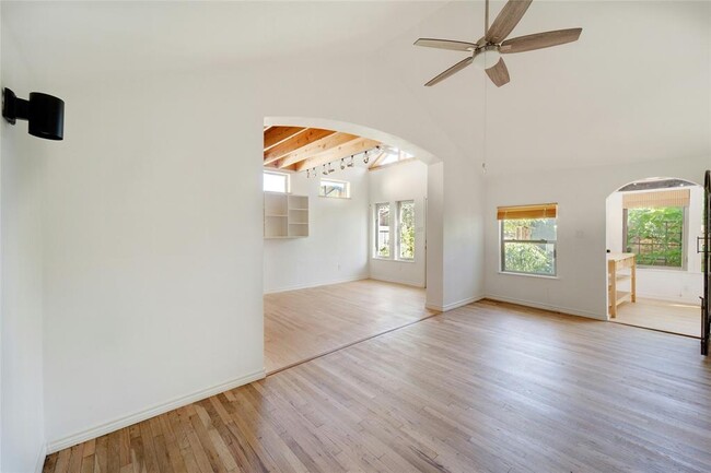 Building Photo - 3700 1/2 Kerbey Ln