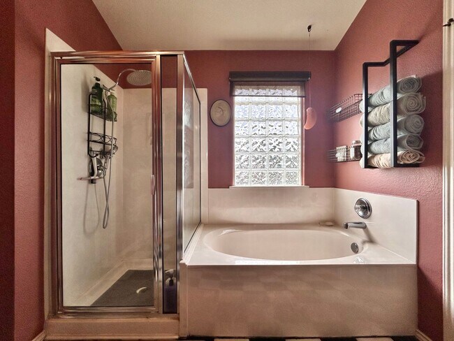 Building Photo - 14801 Falling Stone Ln