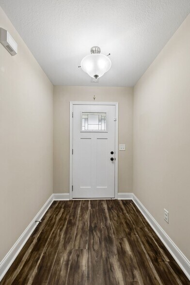 Building Photo - 1151 Eagles Bluff Dr