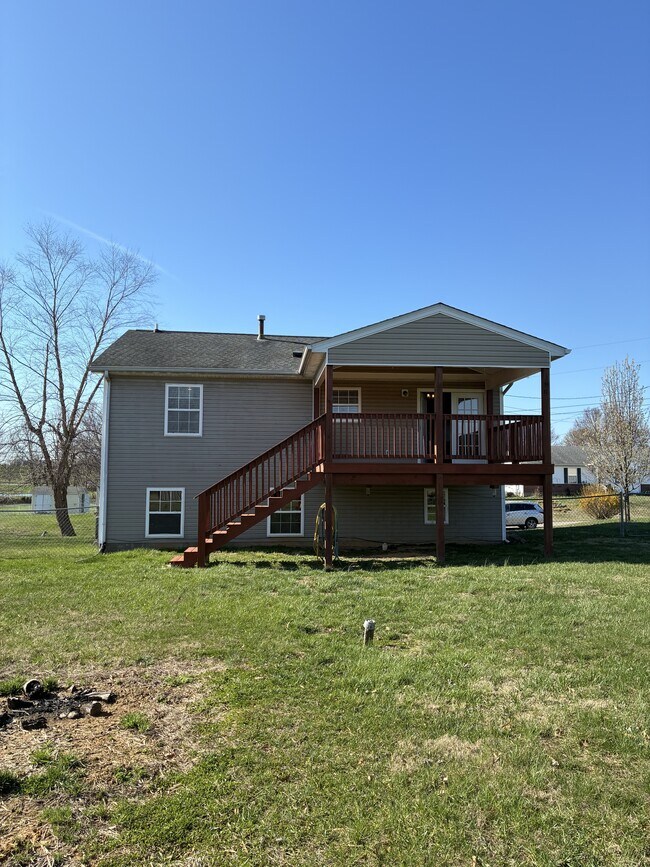 Building Photo - 1105 Lobo Dr