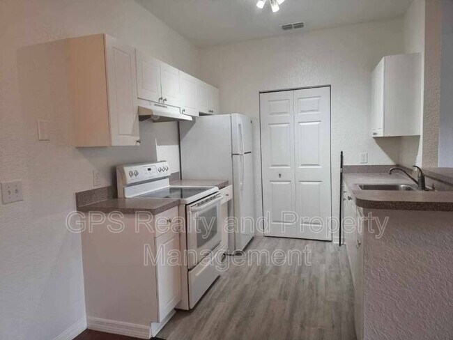 Primary Photo - 830 Grand Regency