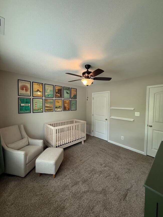 Building Photo - Pet Friendly Four Bedroom!