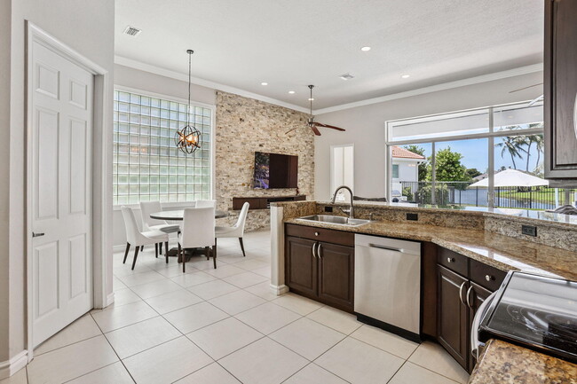 Building Photo - 6718 Portside Dr