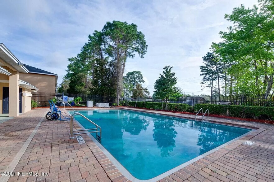 Building Photo - 1819 Biscayne Bay Cir