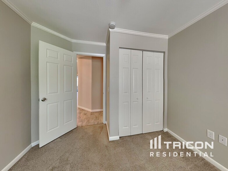 Building Photo - 4005 Cypress Landing S