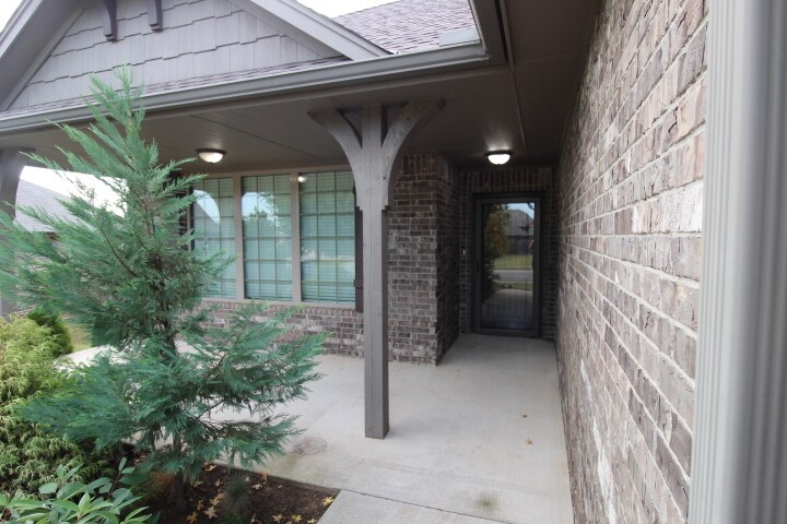 Building Photo - 20638 Frontier Pl