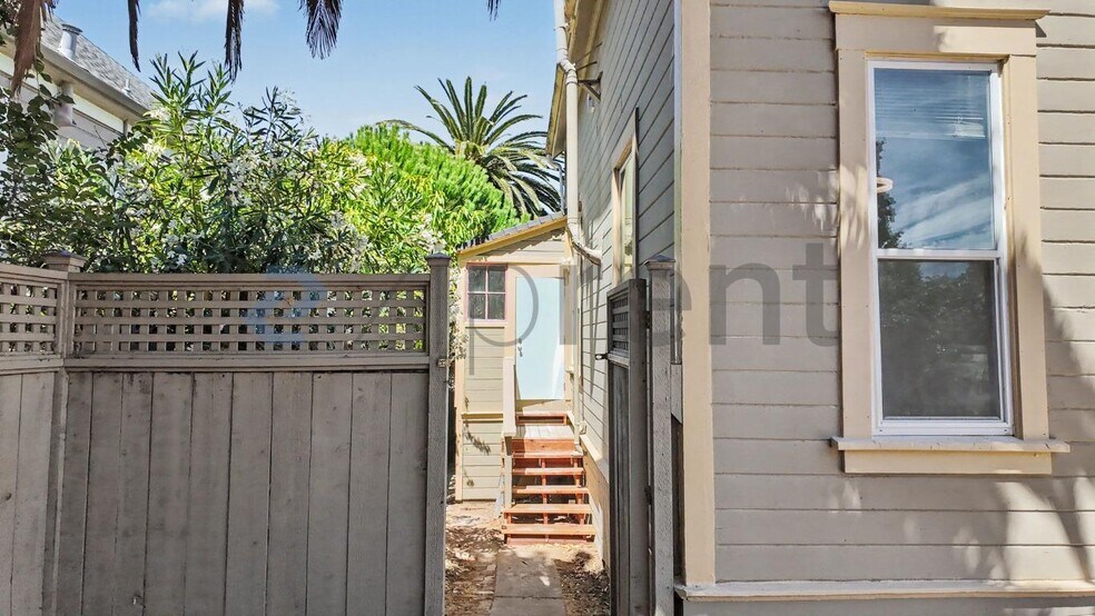 Building Photo - Unit Apt 1