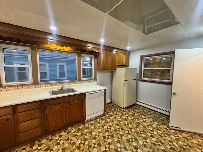 Building Photo - 95 Kidder Ave