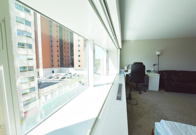 Building Photo - 555 E William St