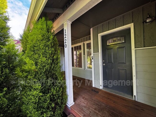 Building Photo - 1220 Audrey Ave