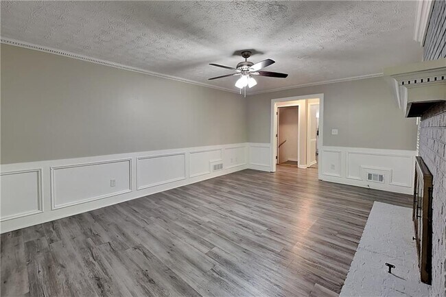 Building Photo - 3940 Camrose Pl